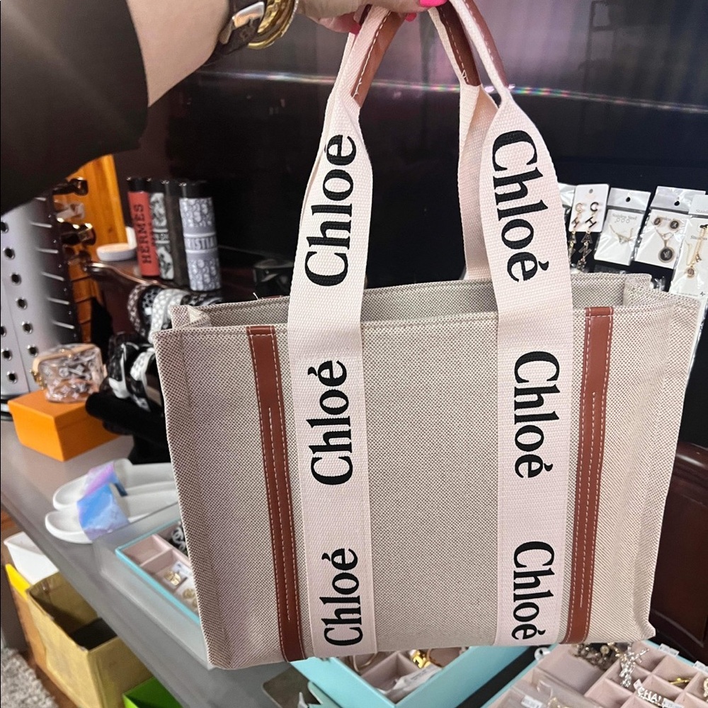 Tote bag